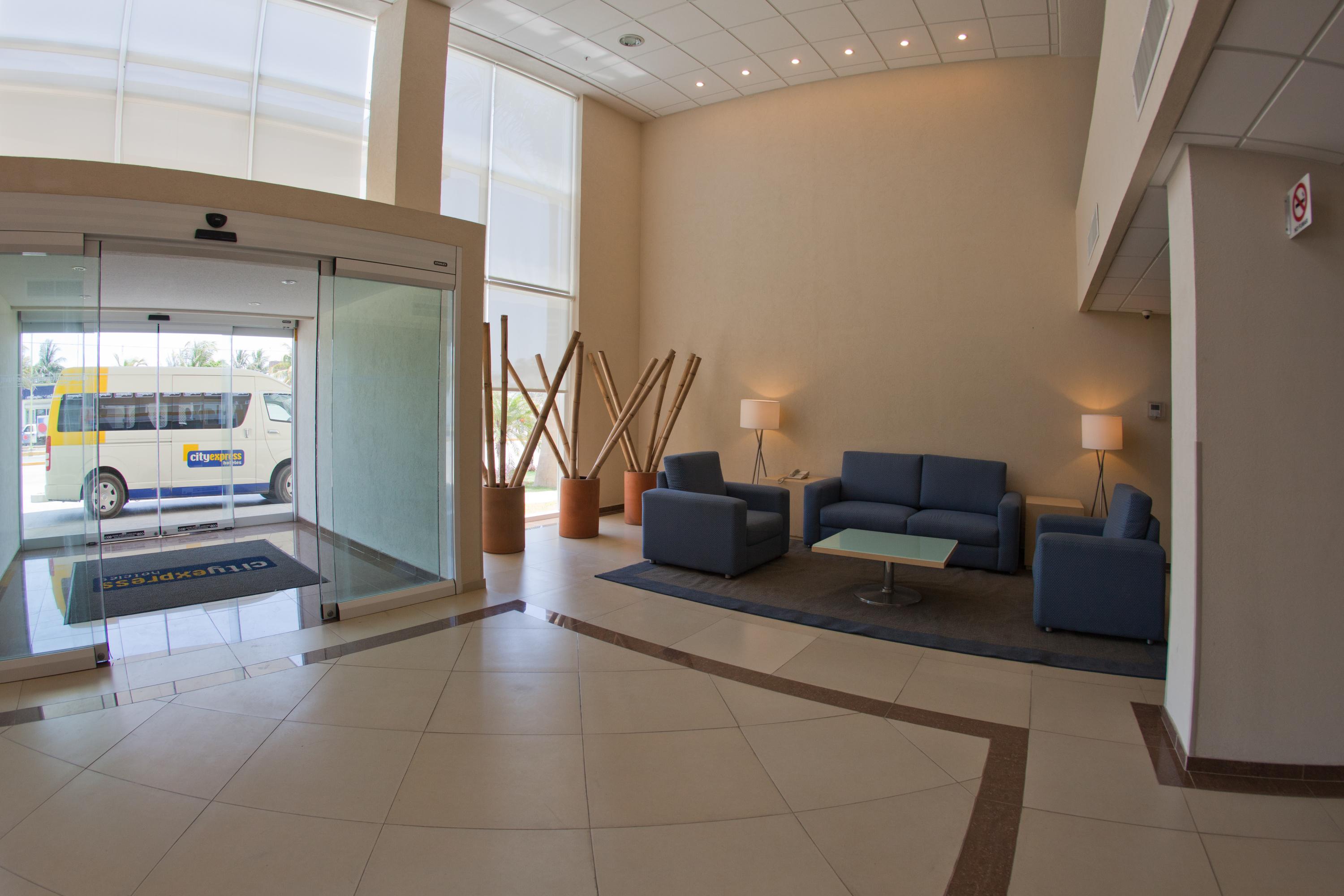 City Express By Marriott Ciudad Del Carmen Εξωτερικό φωτογραφία
