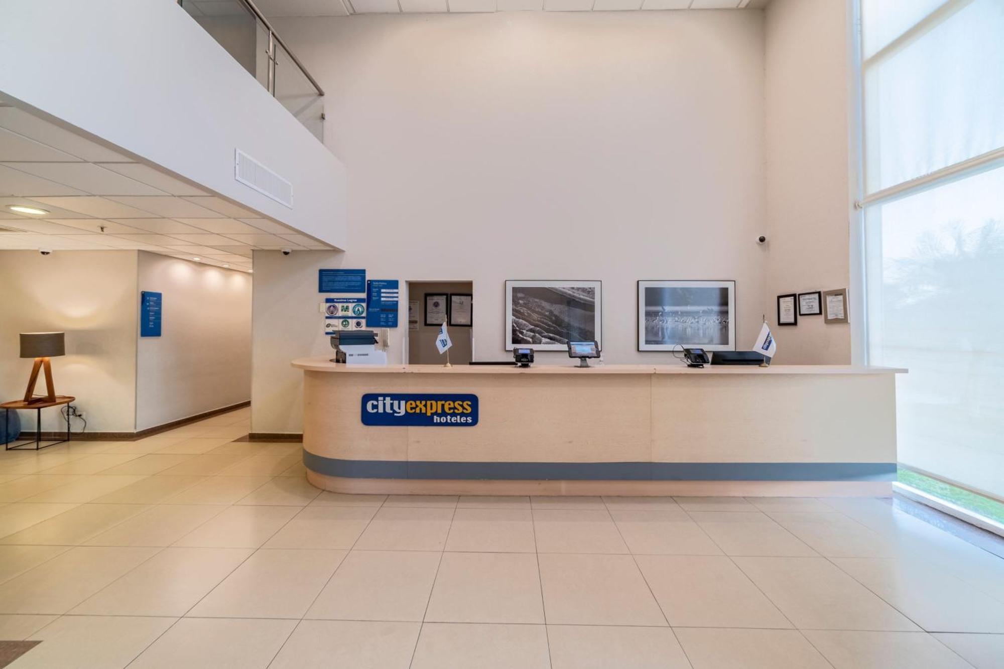 City Express By Marriott Ciudad Del Carmen Εξωτερικό φωτογραφία